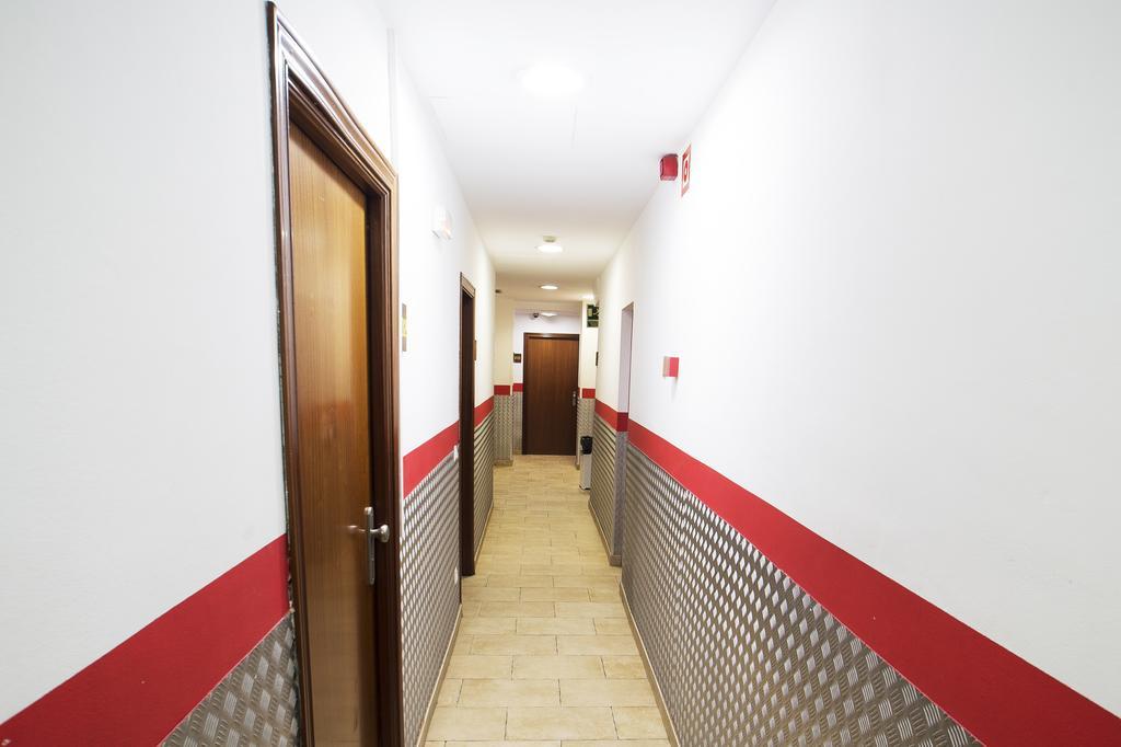 Center-Ramblas Guest House Barcelona Exterior photo