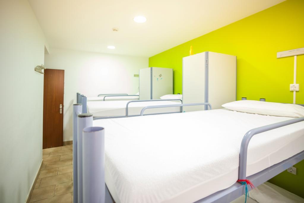Center-Ramblas Guest House Barcelona Room photo